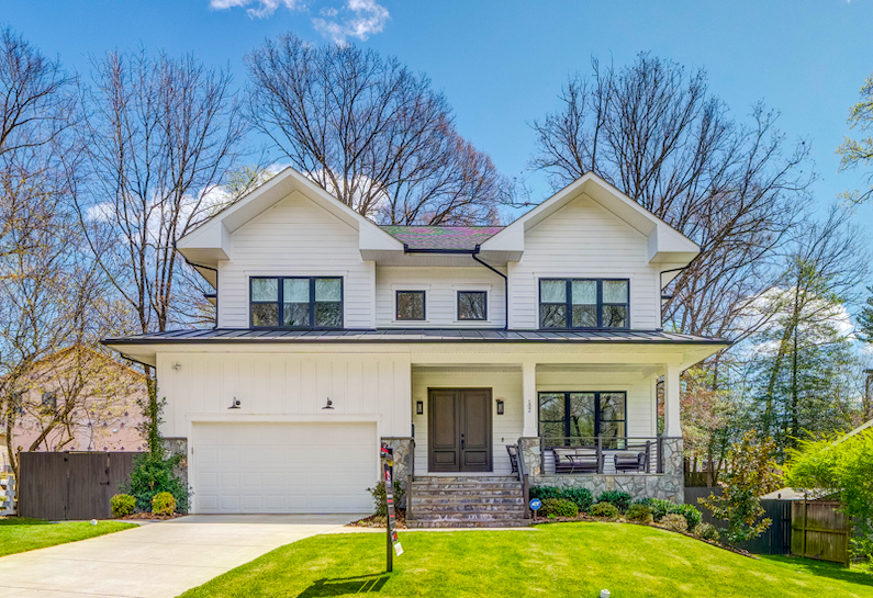 102 Ross Dr SW